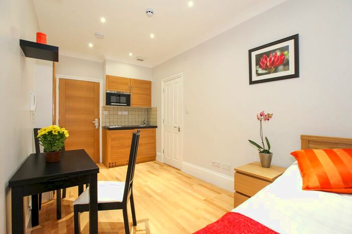 Studio To Rent In Courtfield Gardens, Earls Court SW5