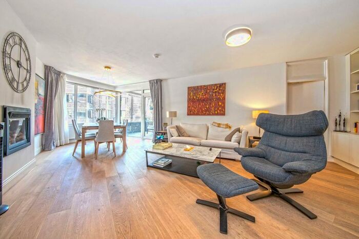 3 Bedroom Flat To Rent In Stevenage Road, London, SW6