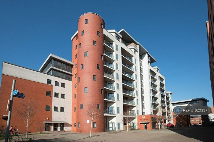 2 Bedroom Flat To Rent In The Junction, Slough, SL2