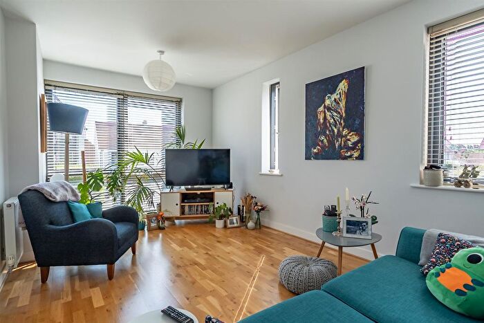 5 Bedroom End Of Terrace House For Sale In Lotherington Avenue, Derwenthorpe, York, YO10