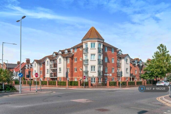 1 Bedroom Flat To Rent In St. Aidans Court, Eastbourne, BN22