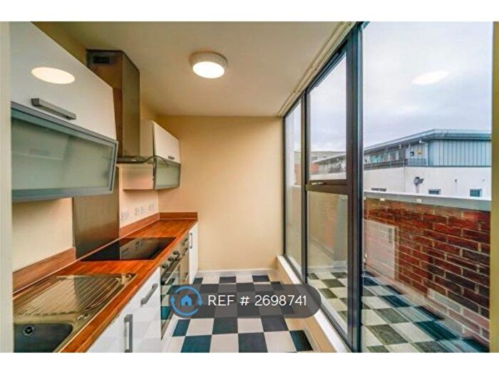 2 Bedroom Flat To Rent In Bridport Street, Liverpool, L3