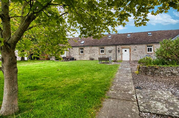 2 Bedroom Barn Conversion For Sale In Manor Court, Over Haddon, Bakewell, DE45