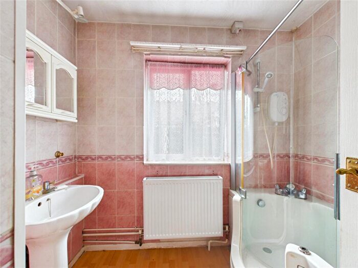 4 Bedroom Bungalow For Sale In Bromeswell Road, Ipswich, Suffolk, IP4 - Photo 11