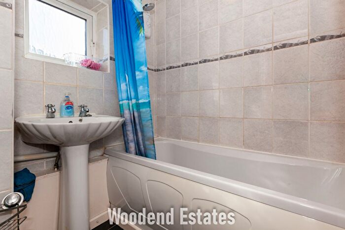 3 Bedroom Semi Detached House For Sale In Hayman Crescent, Hayes, UB4