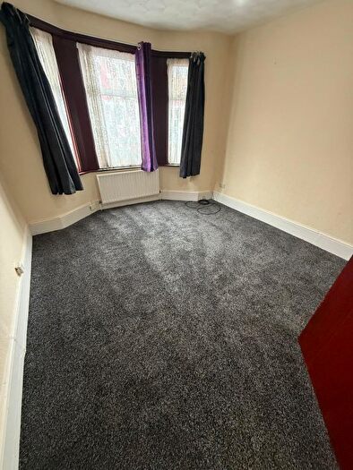 2 Bedroom Flat To Rent In Fourth Avenue, London, E12