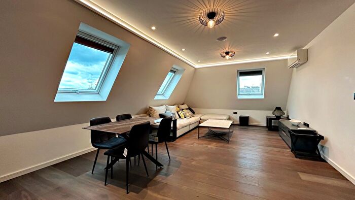 2 Bedroom Flat To Rent In Woodstock Road, London, NW11