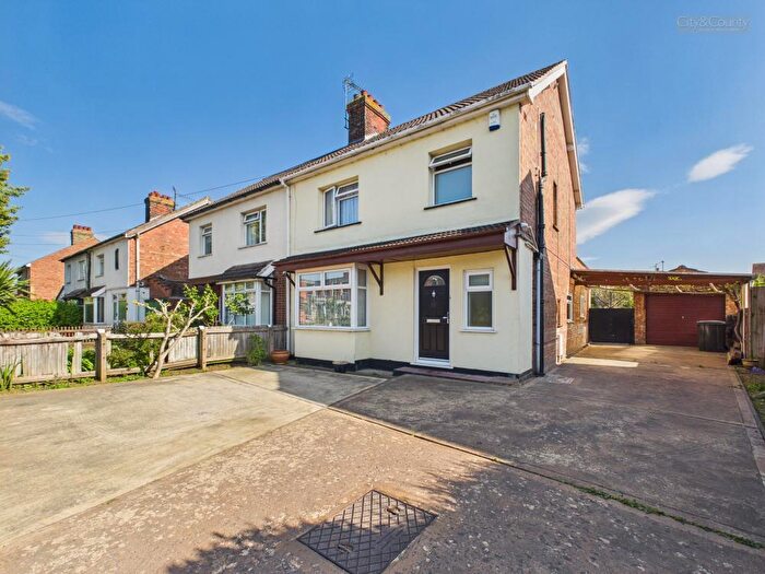 3 Bedroom Semi-Detached House For Sale In Westfield Road, Peterborough, PE3