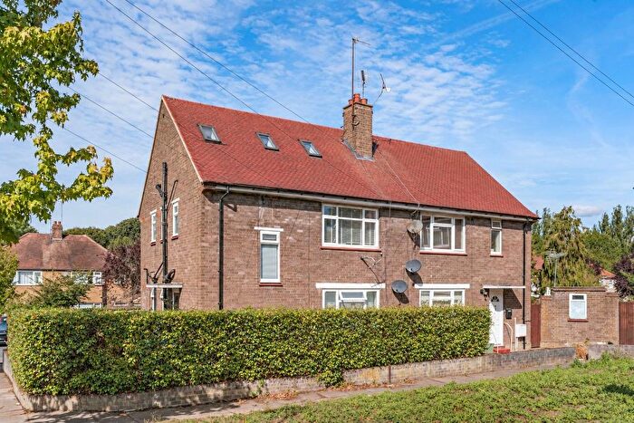 2 Bedroom Flat For Sale In Gifford Gardens, Hanwell, W7