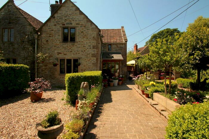 3 Bedroom Cottage For Sale In The Gardens, East Pennard, BA4