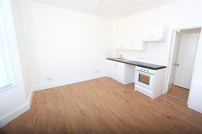 1 Bedroom Flat To Rent In Waverley Road, London, SE18