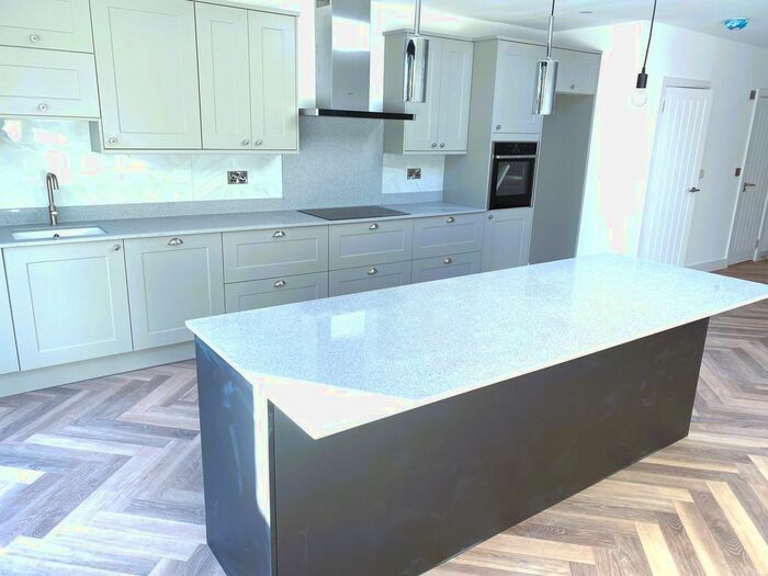 4 Bedroom Semi-Detached House To Rent In Ravenscourt Grove, Hornchurch, RM12