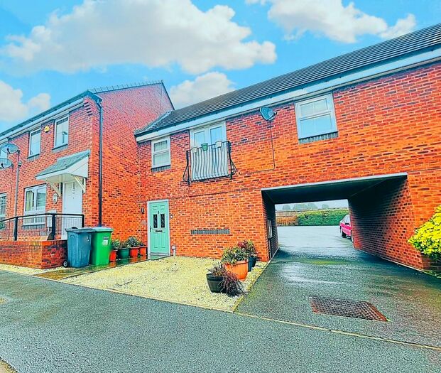 2 Bedroom Maisonette To Rent In Kyngston Road, West Bromwich, B71