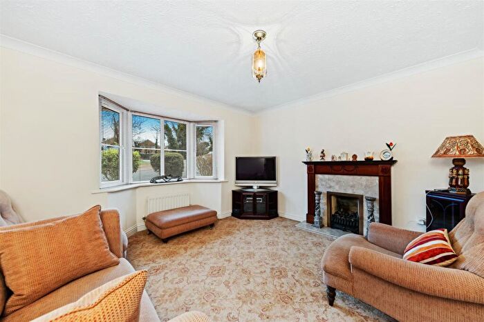 3 Bedroom Detached House For Sale In Andrews Way, Raunds, NN9