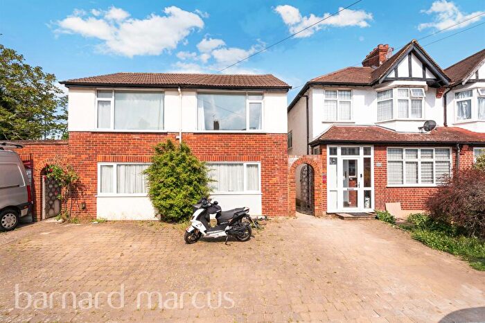 Studio For Sale In Martin Grove, Morden, SM4