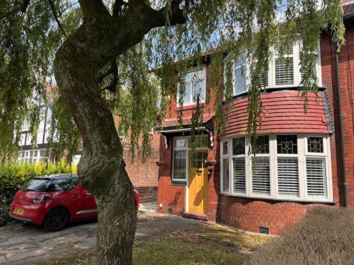 3 Bedroom Semi-Detached House For Sale In Pennine Grove, Ashton-Under-Lyne, OL6