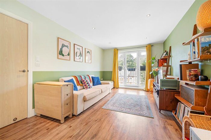2 Bedroom Flat For Sale In Burlington Apartments, Anerley Park, Penge, London, SE20