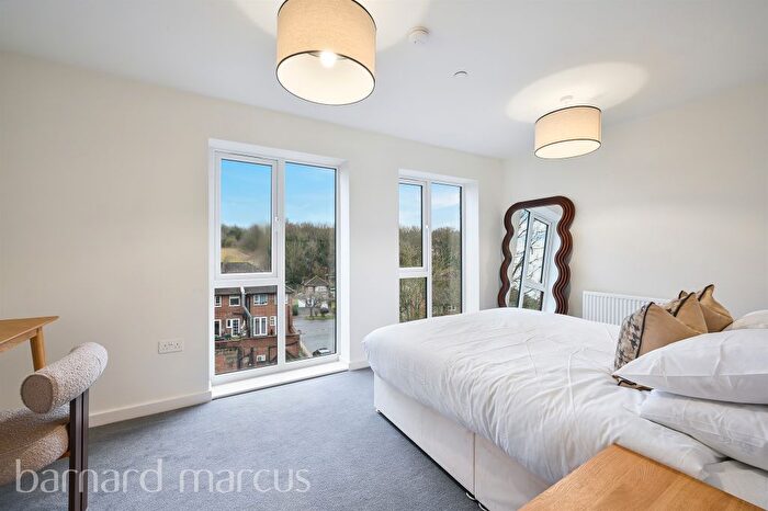 2 Bedroom Flat For Sale In Hyde Road, Sanderstead, South Croydon, CR2