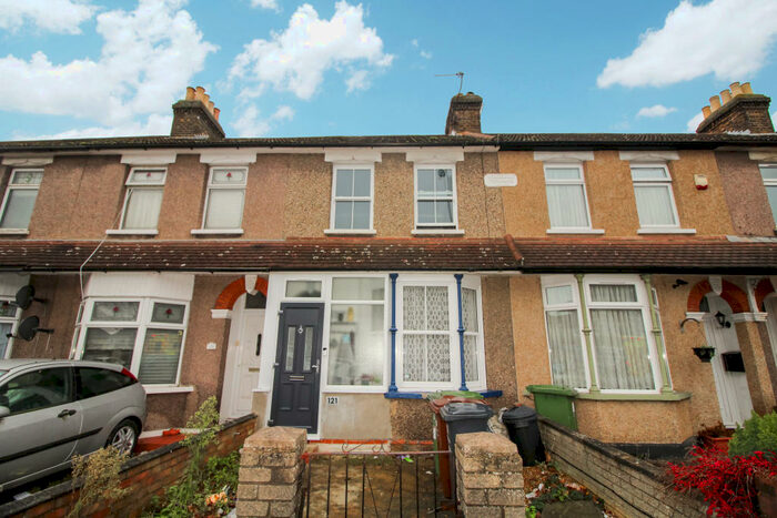 3 Bedroom Terraced House To Rent In Whalebone Lane South, Chadwell Heath, RM8