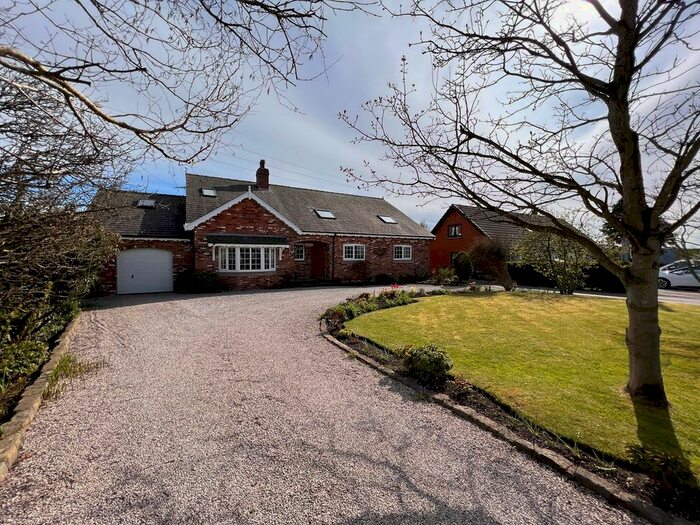 5 Bedroom Detached House For Sale In Moss Lane, Hesketh Bank, Preston, PR4