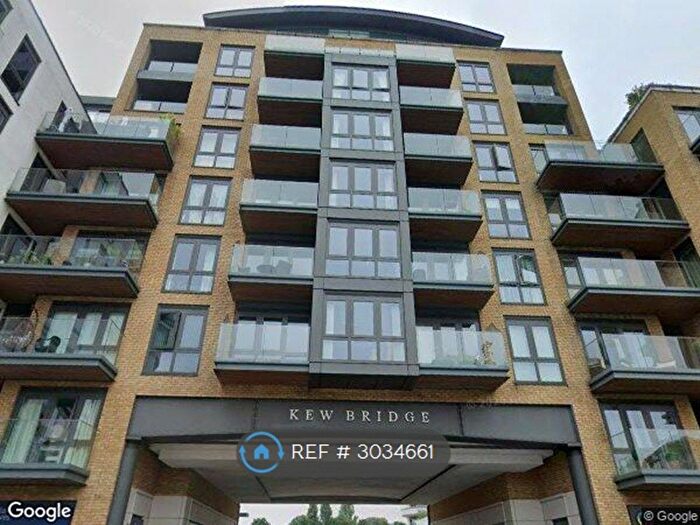 2 Bedroom Flat To Rent In Kew Bridge Road, Kew, TW8