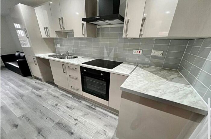 2 Bedroom Flat To Rent In Burnage Lane, Manchester, M19