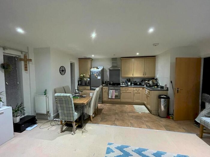 1 Bedroom Flat To Rent In Tranquil Lane, Harrow HA2