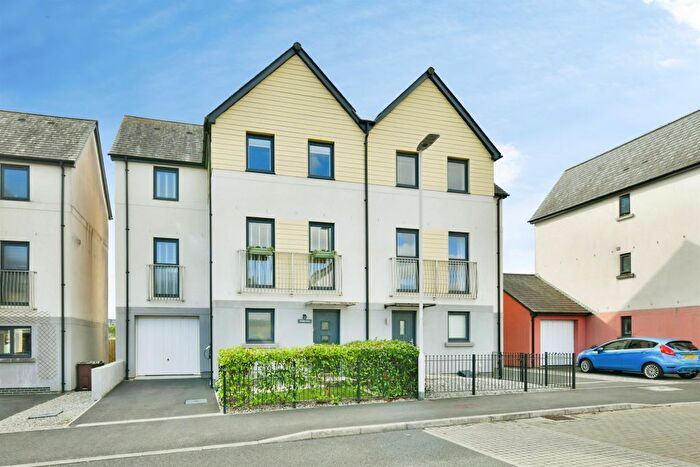 4 Bedroom Semi Detached House For Sale In Kilmar Street, Plymouth, PL9