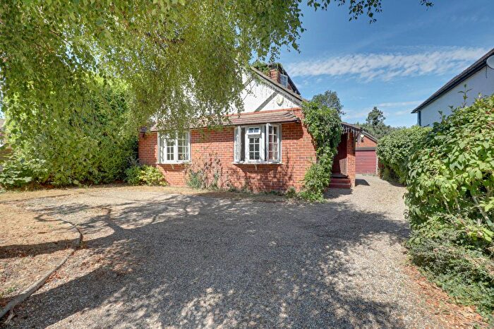 3 Bedroom Detached House For Sale In Kidmore Lane, Sonning Common, South Oxfordshire, RG4