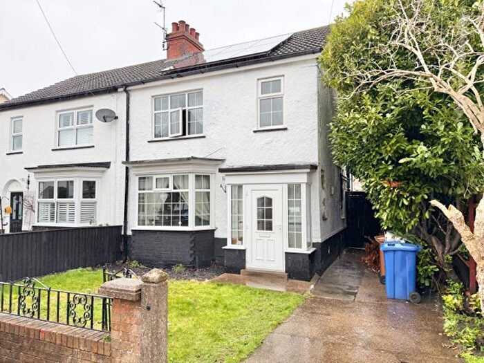 3 Bedroom Semi Detached House For Sale In Portland Place, Grimsby, DN32