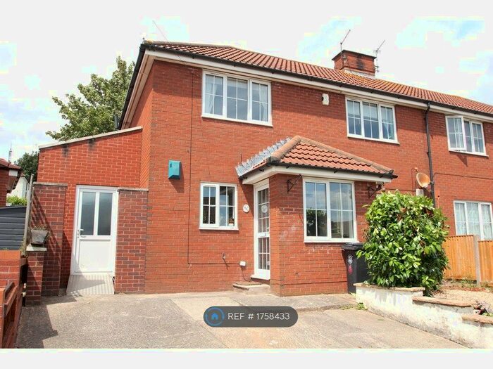 4 Bedroom Semi-Detached House To Rent In Alveston Walk, Bristol, BS9