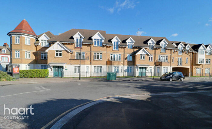 2 Bedroom Apartment For Sale In Trinity Avenue, London, EN1