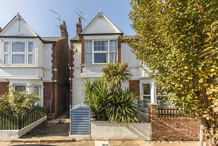 2 Bedroom Flat To Rent In Florence Road, Chiswick, W4