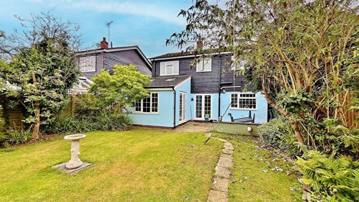 4 Bedroom Detached House For Sale In Oak Close, Thorpe-le-Soken, Essex, CO16