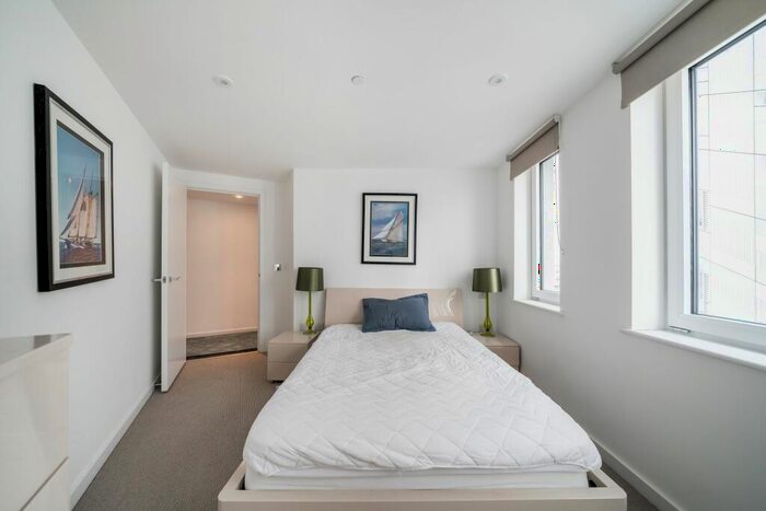 2 Bedroom Apartment To Rent In Eagle Point, City Road, London, EC1V