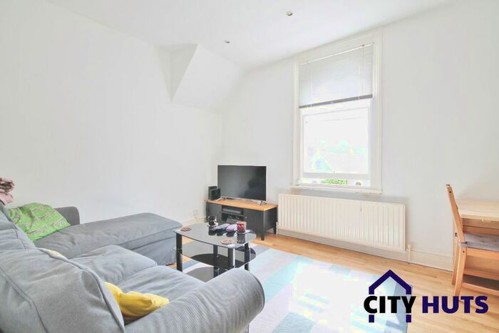 2 Bedroom Flat To Rent In Mount Pleasant Villas, London, N4