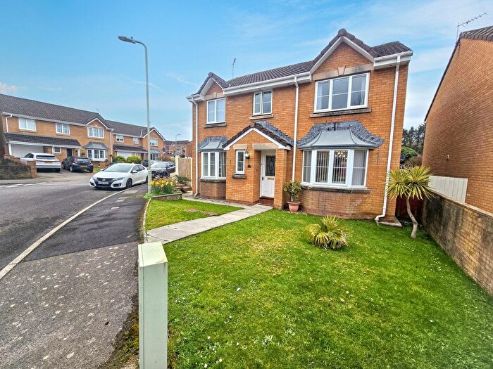 4 Bedroom Detached House For Sale In Ysbryd-Y-Coed, Pen-Y-Fai, CF31