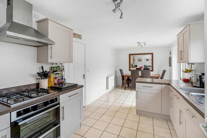 4 Bedroom Detached House For Sale In Driffield Avenue, Easingwold, York, YO61