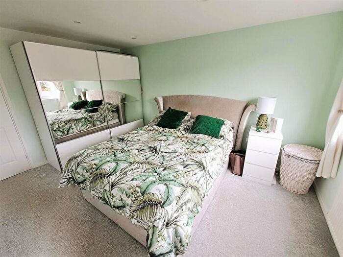 3 Bedroom Detached House For Sale In Cambridge Way, South Yardley, Birmingham, B27