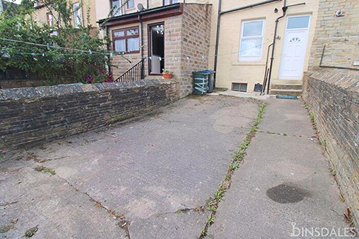 4 Bedroom Terraced House To Rent In St Margarets Road, Lidget Green, Bradford, BD7