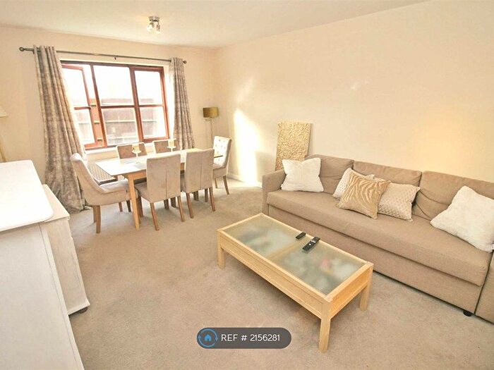 2 Bedroom Flat To Rent In Berrington Grove, Westcroft, Milton Keynes, MK4