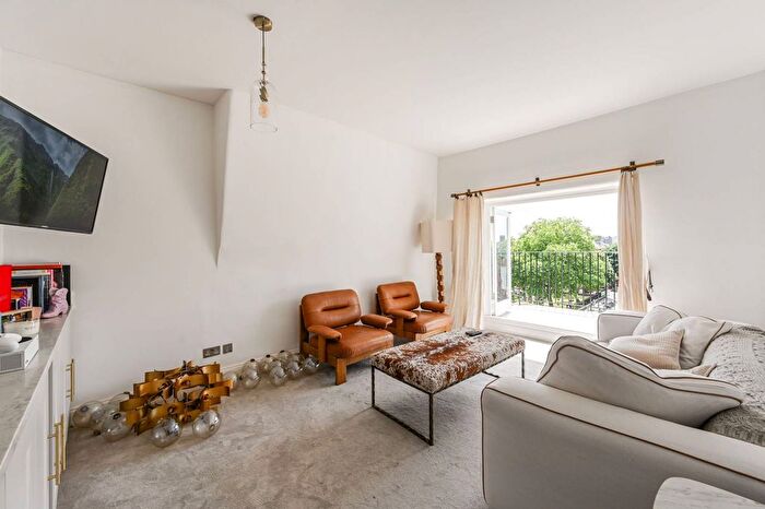 2 Bedroom Flat For Sale In Sloane Court East, Sloane Square, London, SW3