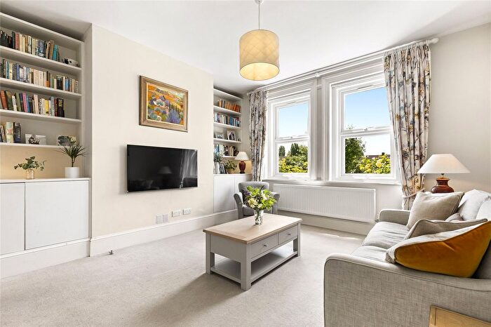 3 Bedroom Flat For Sale In Heathfield Square, London, SW18