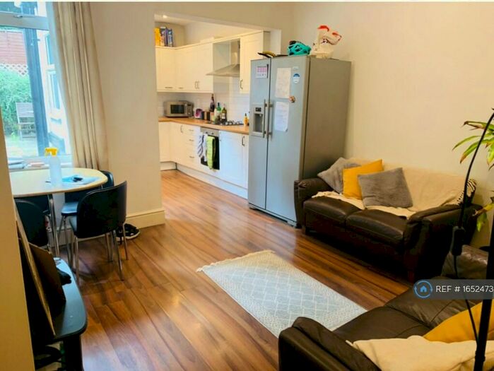 4 Bedroom Terraced House To Rent In Ecclesall Road, Sheffield, S11