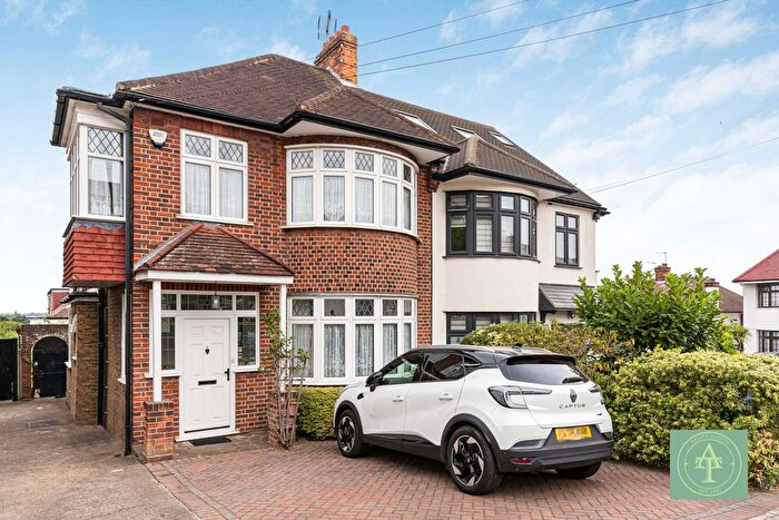 3 Bedroom Semi-Detached House For Sale In Cecil Road, Southgate, London, N14