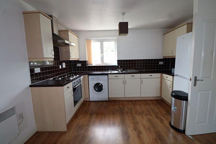 2 Bedroom Apartment To Rent In Bedroom First Floor Apartment – Rushbury Court, L15