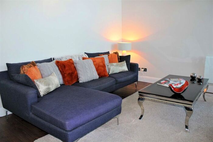2 Bedroom Flat To Rent In City Road, London, EC1V