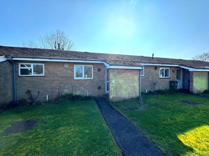 1 Bedroom Terraced Bungalow For Sale In Powell Close, Guildford, GU2