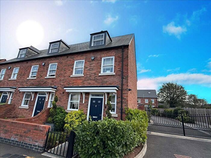 3 Bedroom End Of Terrace House To Rent In Station Road, Solihull, B93