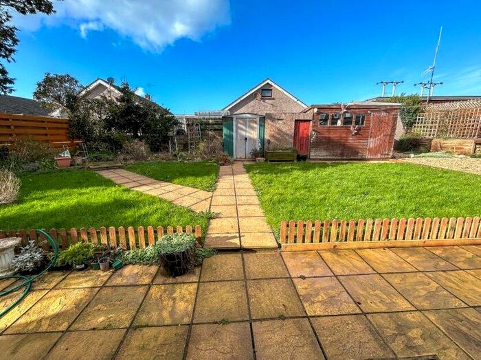 4 Bedroom Bungalow For Sale In Green Close, Steynton, Milford Haven, Pembrokeshire, SA73